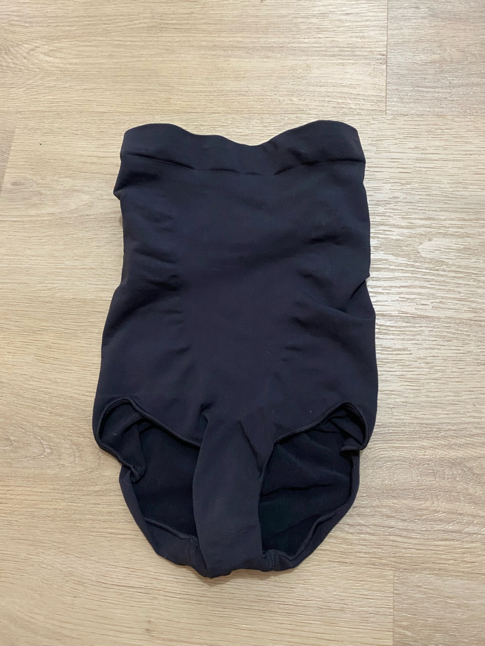 SKIMS high waisted shape-wear. Full bottom.